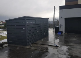 Mülltonnenhäuser 240