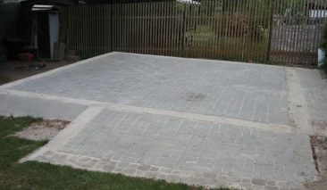 Fundament + Bürgersteig