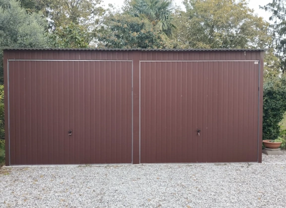 Garagen mit Acrylglas 185