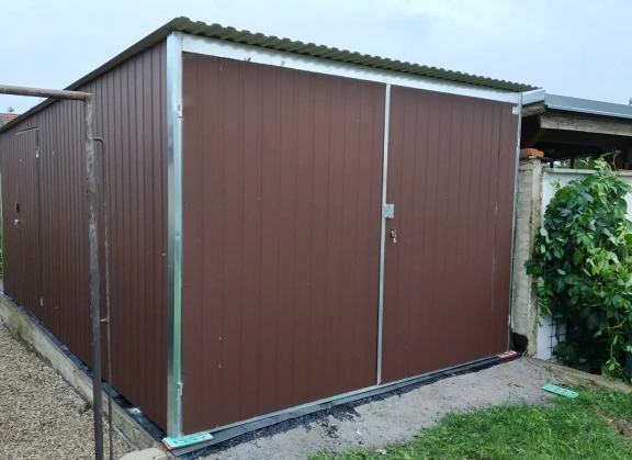 Garagen mit Acrylglas 171