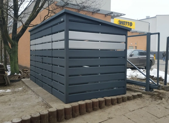 Mülltonnenhäuser 82