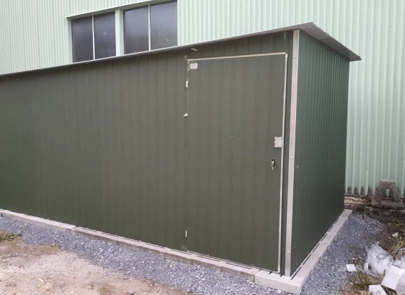 Garagen mit Acrylglas 150